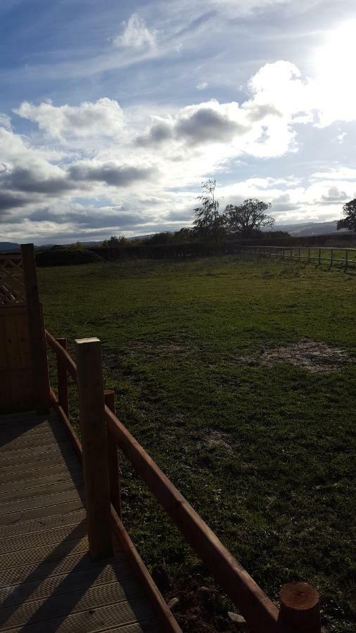 Ruth's Refresh Country Retreat With Private Hot Tub *
